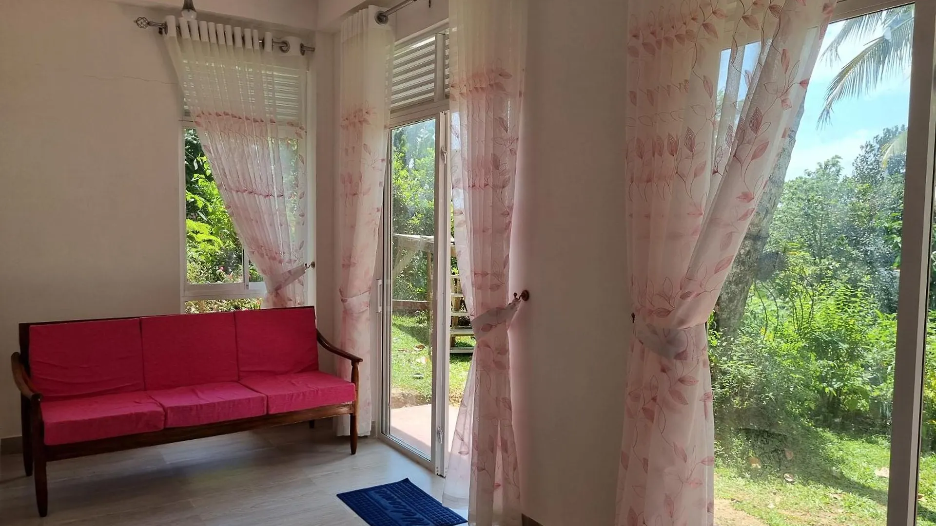 Squirrel'S Nest Hotel Kandy